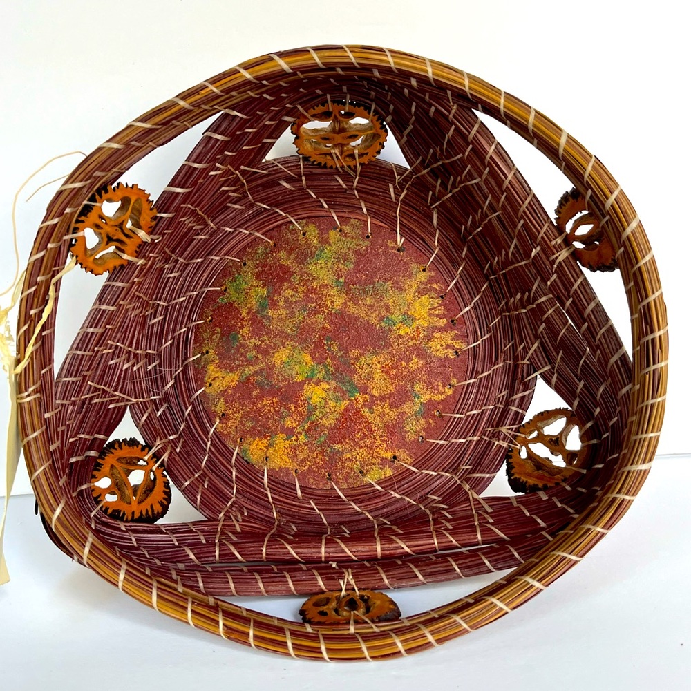 Pine Needle Handcrafted Bowl Walnuts Basket Artisan Rustic Cabin Lodge Nature